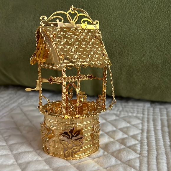 Danbury Mint Golden Wishing Well Ornament - Picture 1 of 8